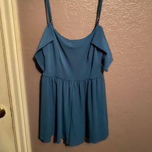 Comfy blue romper with flowy sleeves